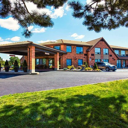 Comfort Inn Hwy 401 Kingston Exterior photo
