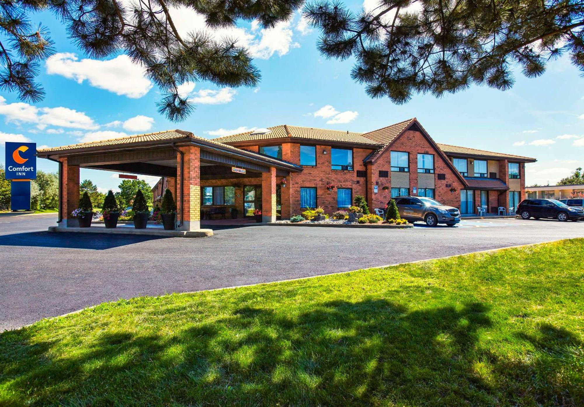 Comfort Inn Hwy 401 Kingston Exterior photo