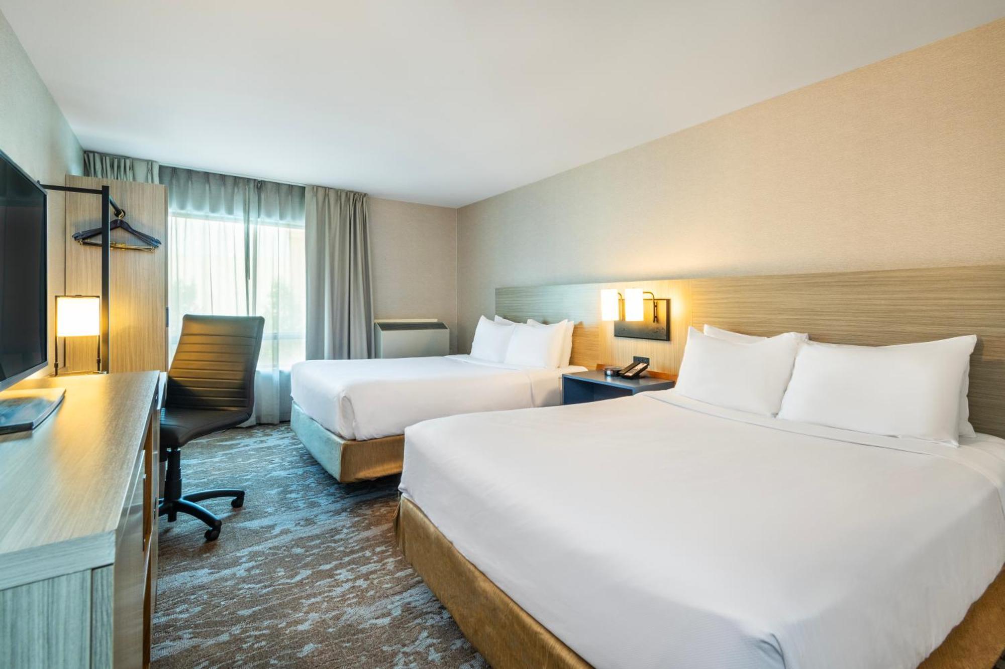 Comfort Inn Hwy 401 Kingston Exterior photo